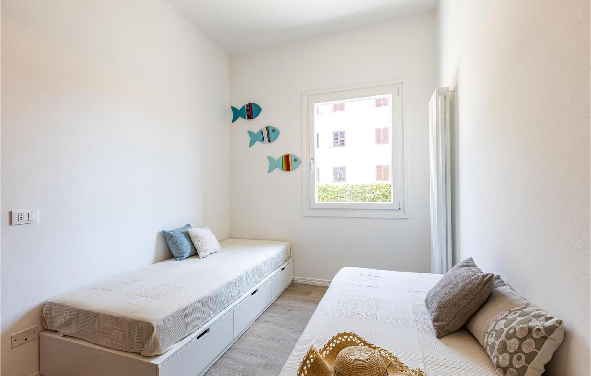 2 Bedroom Lovely Apartment In Rosignano Solvay Esterno foto